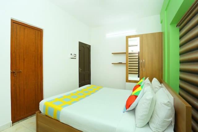 The Solo Apartments Kadavanthra Kochi Extérieur photo